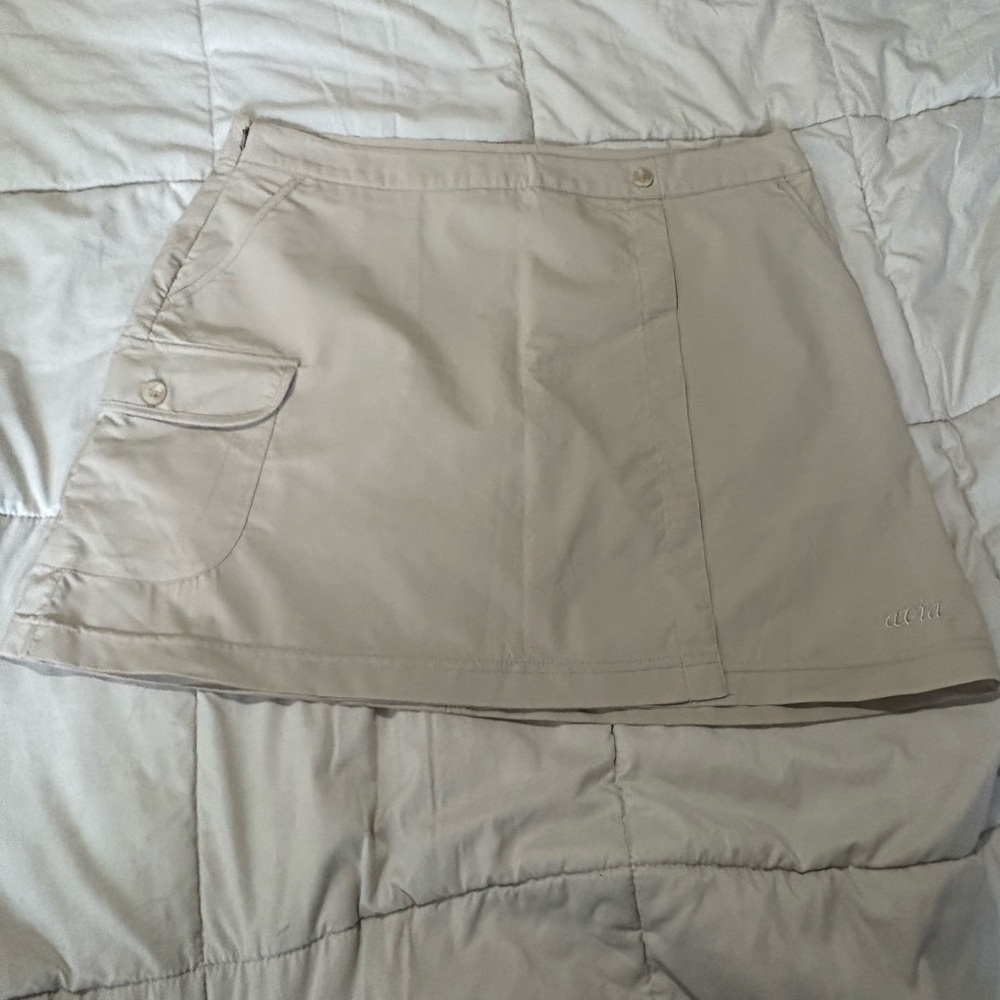 Avia women’s classic stretch side slit mini skort size medium beige